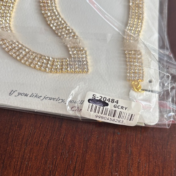 Gold Rhinestone Jewelry Set- NWT. (Necklace, earrings, bracelet) - Picture 7 of 7